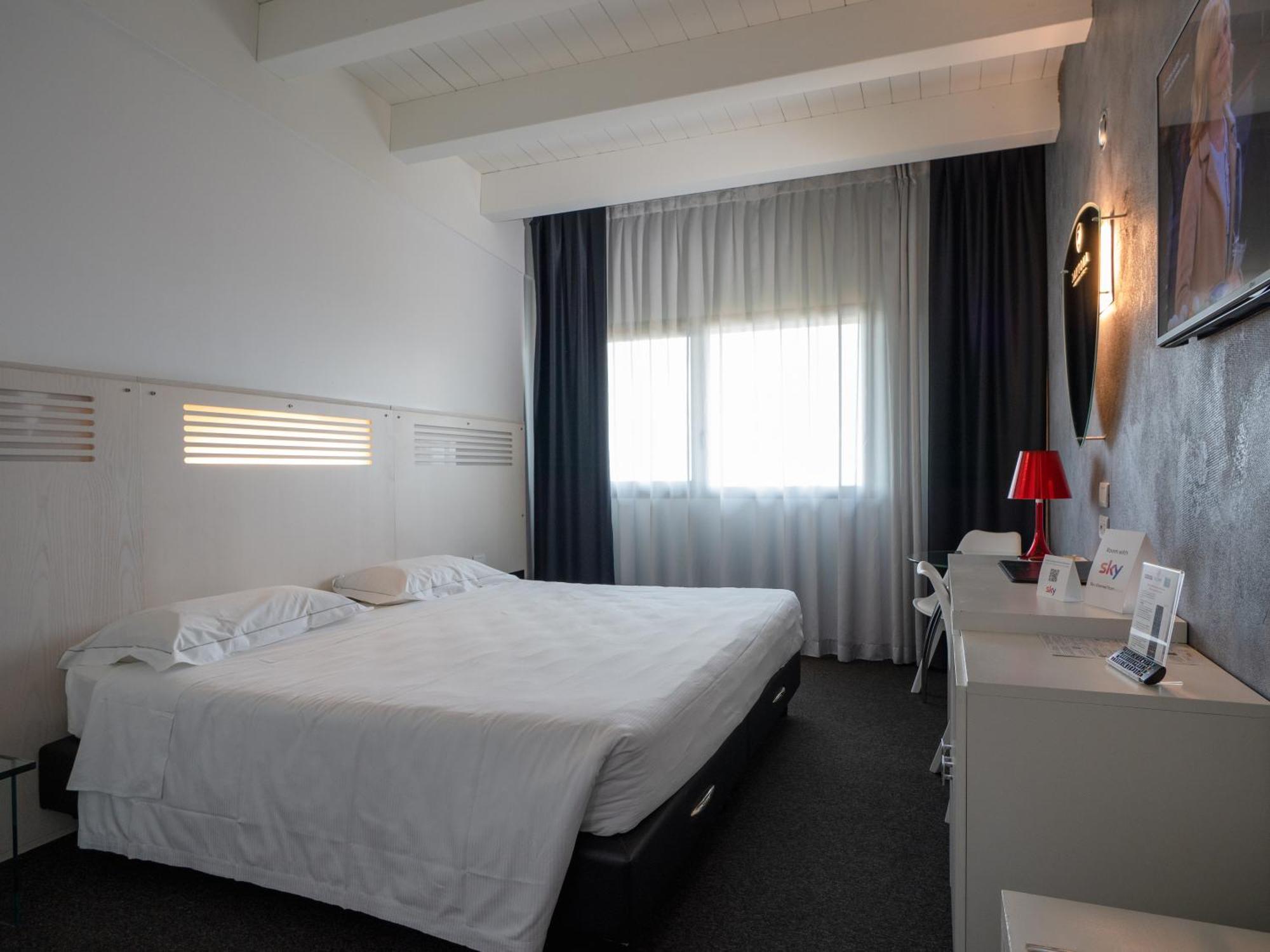Daytona Business Hotel Collecchio Extérieur photo
